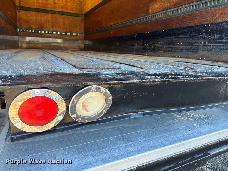 image for item EG2556 2007 Freightliner Business Class M2 box truck