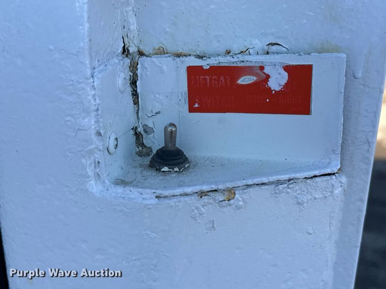 image for item EG2556 2007 Freightliner Business Class M2 box truck