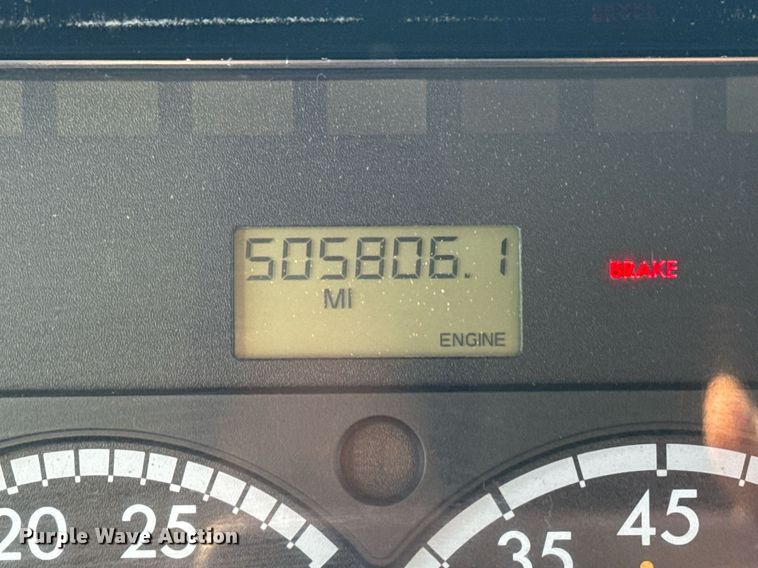 image for item EG2556 2007 Freightliner Business Class M2 box truck