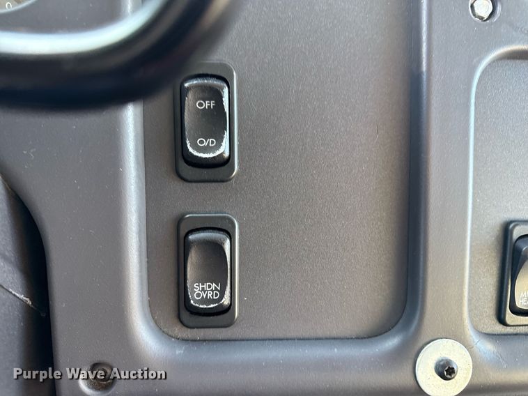 image for item EG2556 2007 Freightliner Business Class M2 box truck