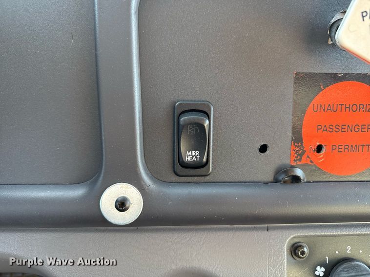 image for item EG2556 2007 Freightliner Business Class M2 box truck