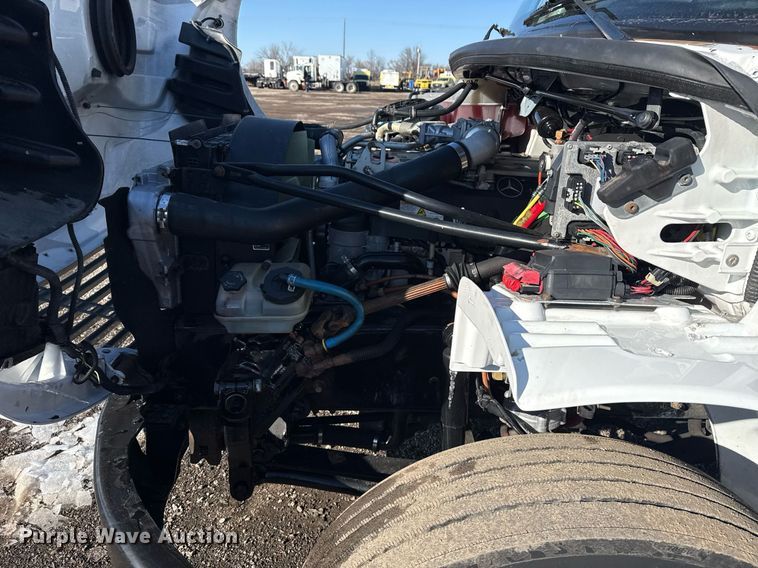 image for item EG2556 2007 Freightliner Business Class M2 box truck