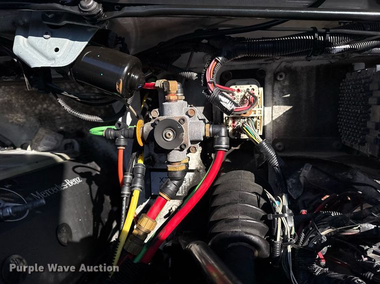 image for item EG2556 2007 Freightliner Business Class M2 box truck