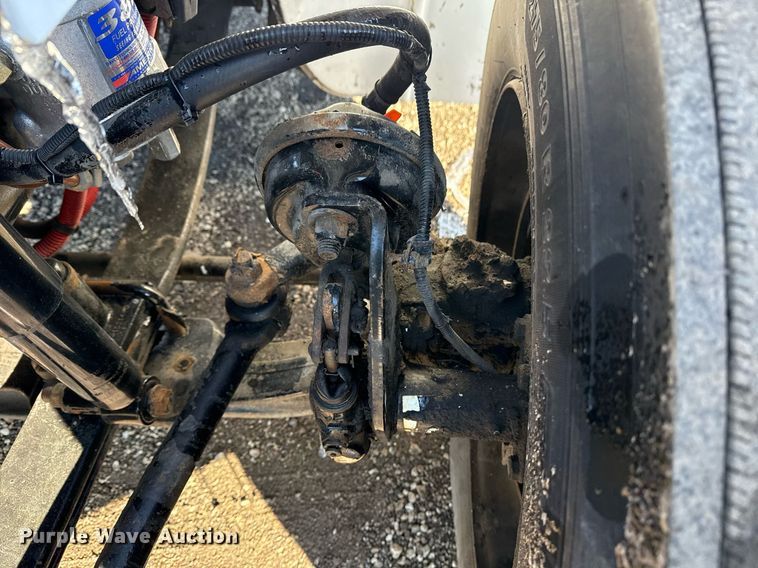 image for item EG2556 2007 Freightliner Business Class M2 box truck