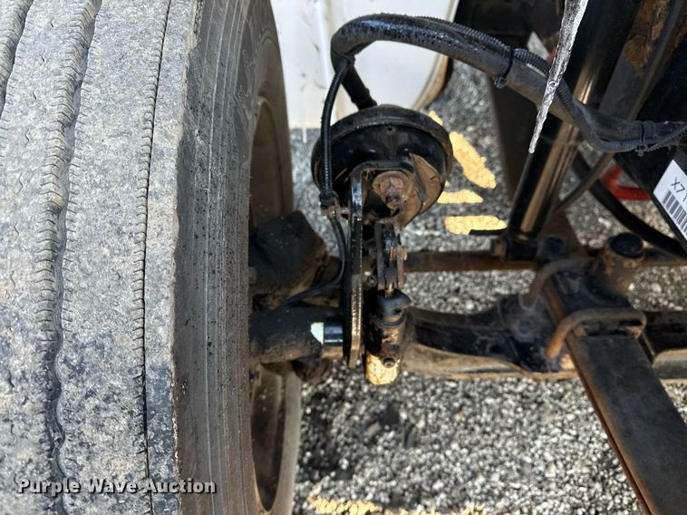 image for item EG2556 2007 Freightliner Business Class M2 box truck