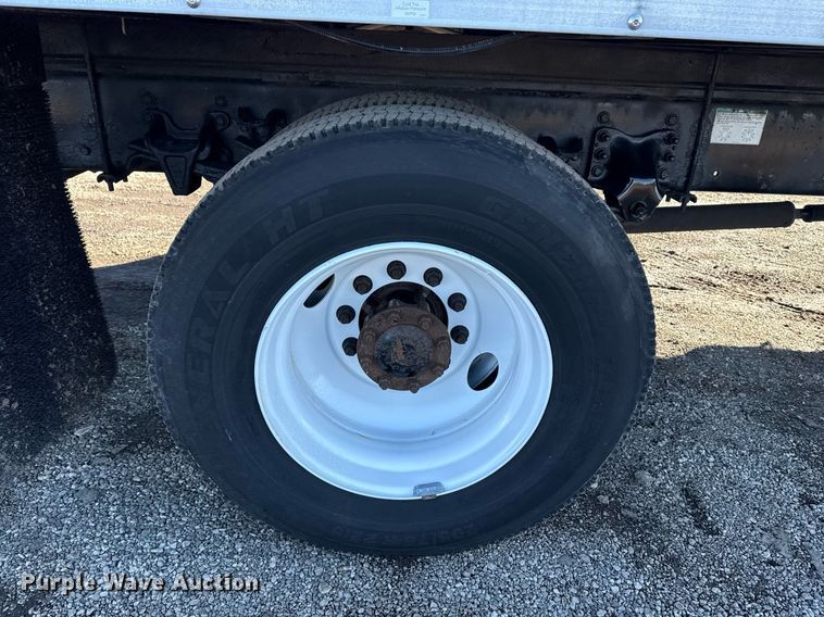 image for item EG2556 2007 Freightliner Business Class M2 box truck