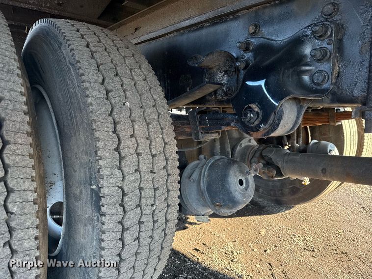 image for item EG2556 2007 Freightliner Business Class M2 box truck