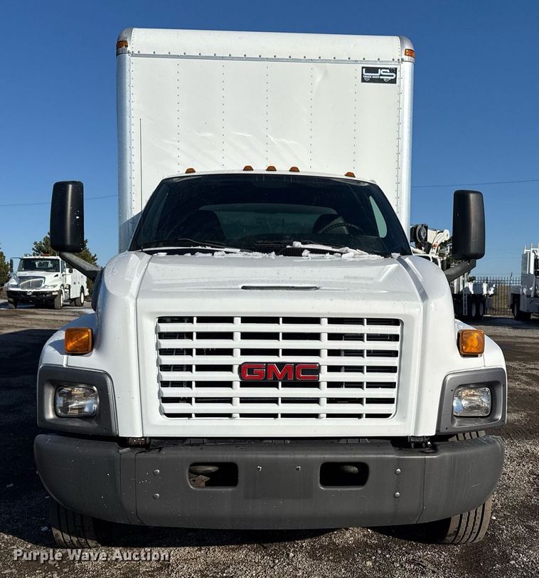 image for item EG2557 2005 GMC C6500 box truck