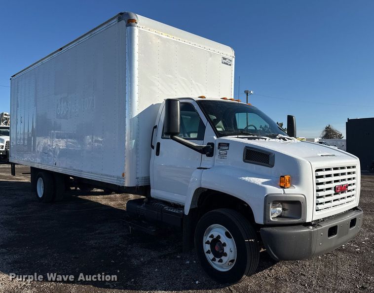 image for item EG2557 2005 GMC C6500 box truck