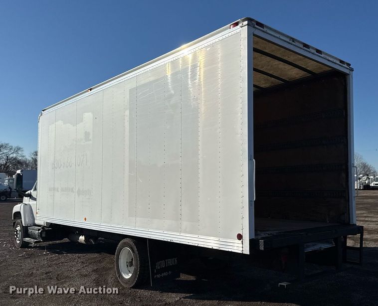 image for item EG2557 2005 GMC C6500 box truck