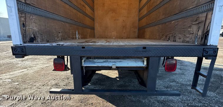 image for item EG2557 2005 GMC C6500 box truck