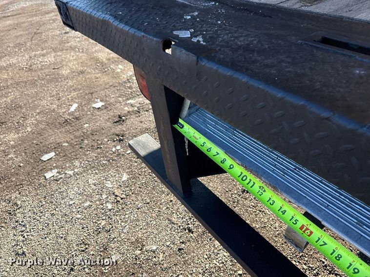 image for item EG2557 2005 GMC C6500 box truck