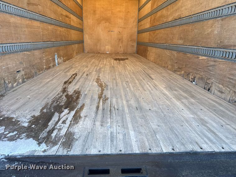 image for item EG2557 2005 GMC C6500 box truck