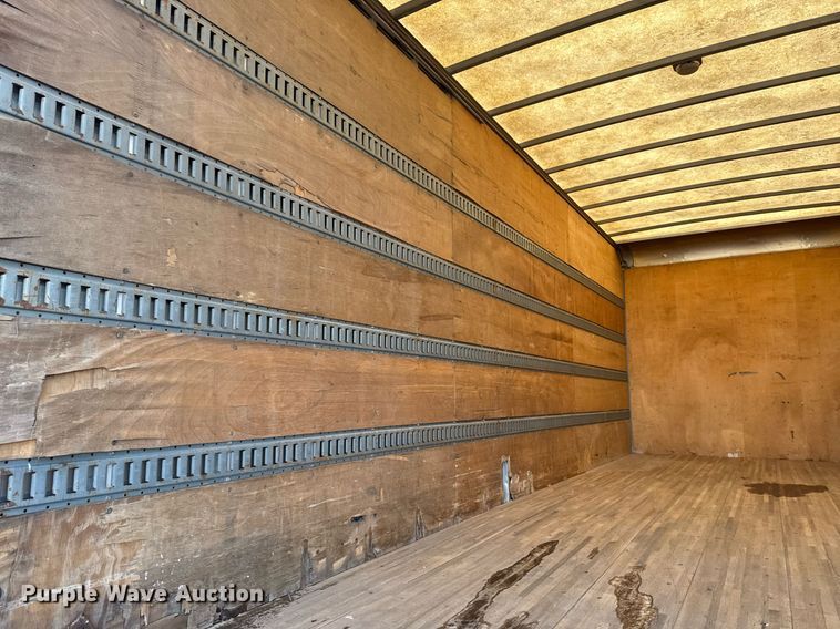 image for item EG2557 2005 GMC C6500 box truck