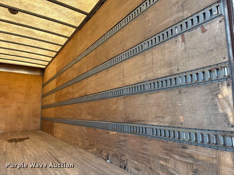 image for item EG2557 2005 GMC C6500 box truck