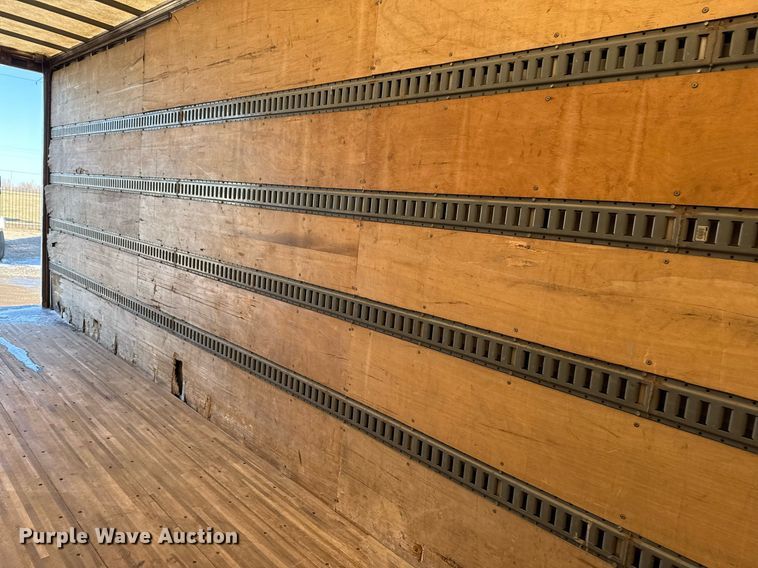 image for item EG2557 2005 GMC C6500 box truck