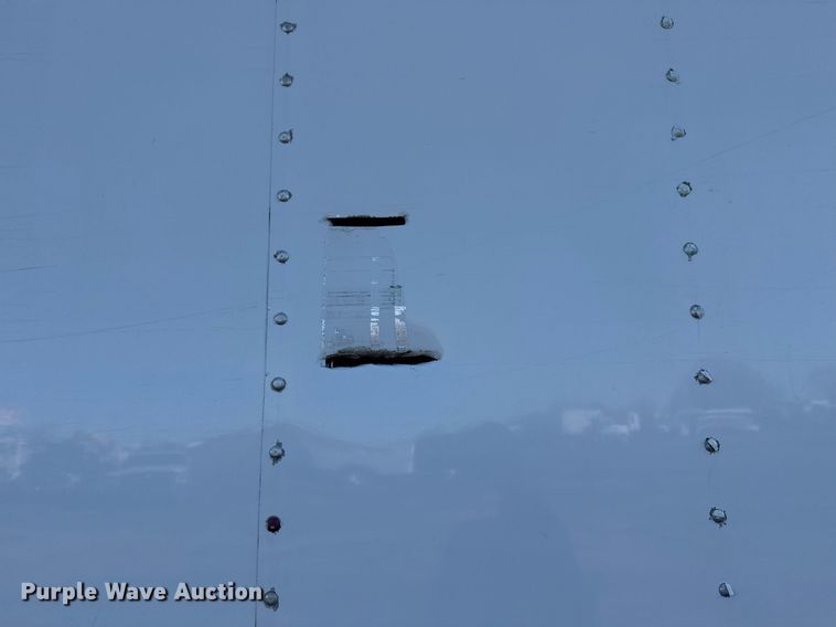 image for item EG2557 2005 GMC C6500 box truck