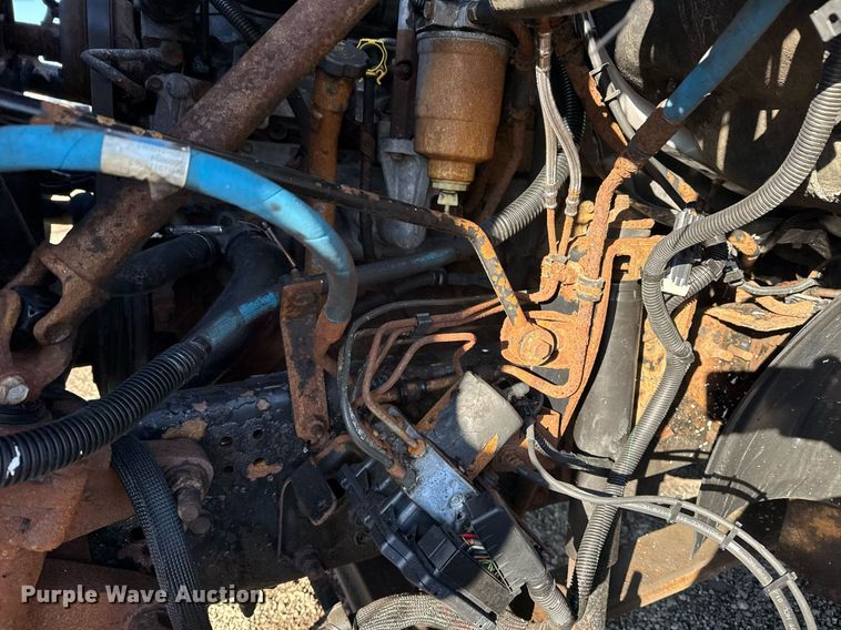 image for item EG2557 2005 GMC C6500 box truck