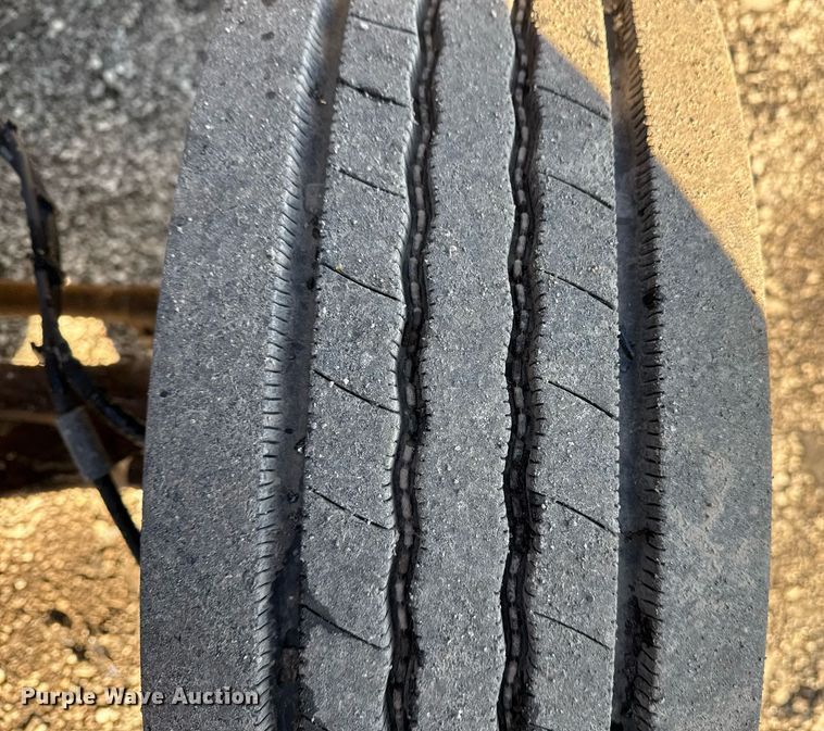 image for item EG2557 2005 GMC C6500 box truck