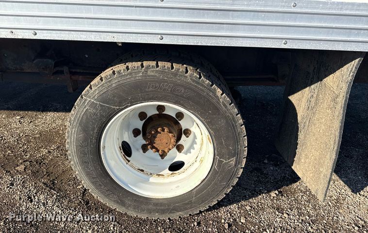 image for item EG2557 2005 GMC C6500 box truck