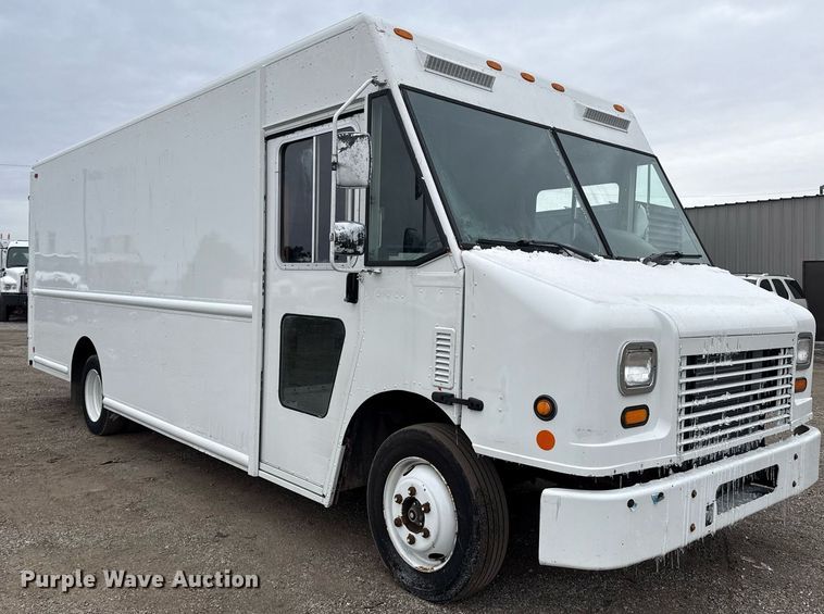 image for item EG2558 2009 Freightliner MT 45 delivery truck