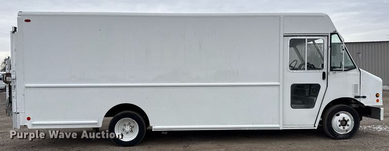 image for item EG2558 2009 Freightliner MT 45 delivery truck