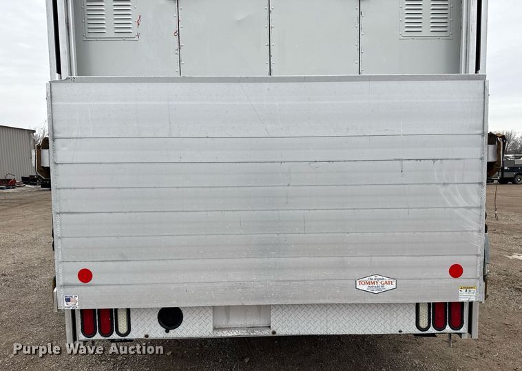 image for item EG2558 2009 Freightliner MT 45 delivery truck