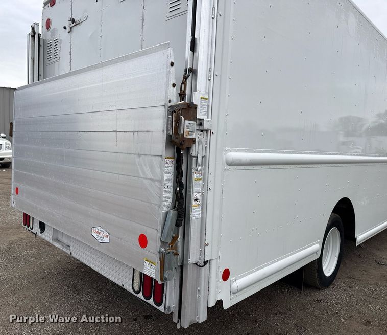 image for item EG2558 2009 Freightliner MT 45 delivery truck