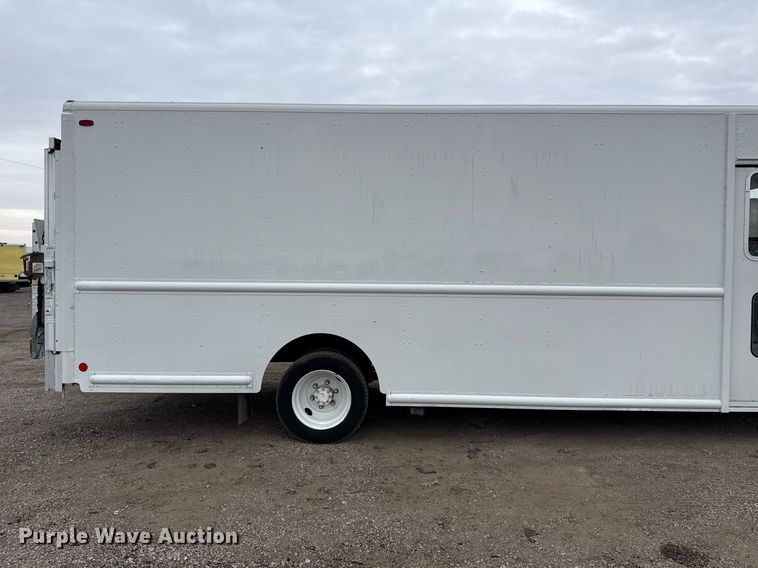 image for item EG2558 2009 Freightliner MT 45 delivery truck