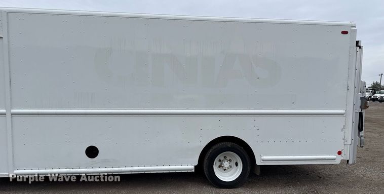 image for item EG2558 2009 Freightliner MT 45 delivery truck