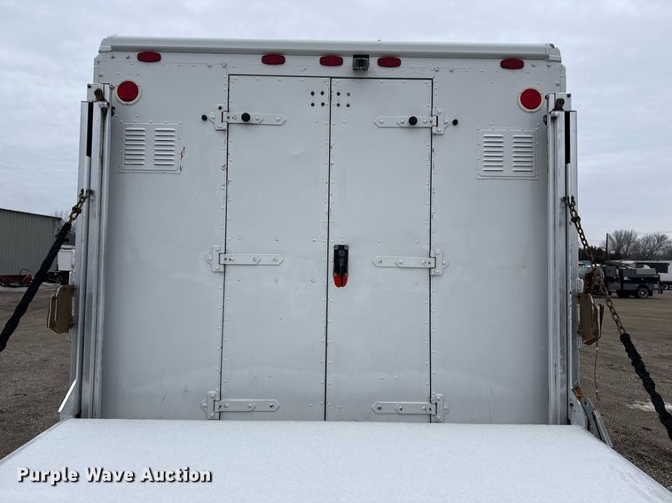 image for item EG2558 2009 Freightliner MT 45 delivery truck