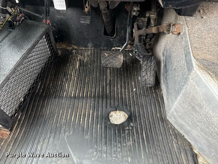 image for item EG2558 2009 Freightliner MT 45 delivery truck