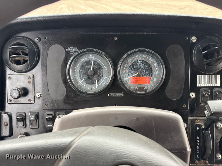 image for item EG2558 2009 Freightliner MT 45 delivery truck