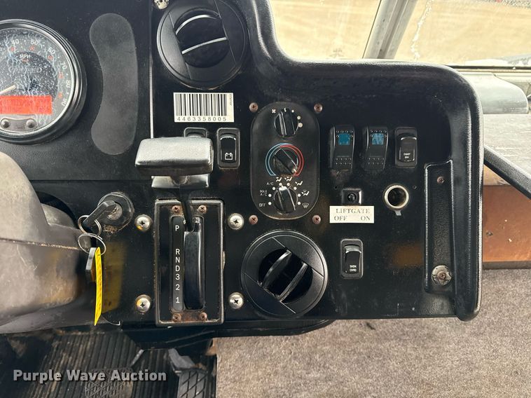 image for item EG2558 2009 Freightliner MT 45 delivery truck