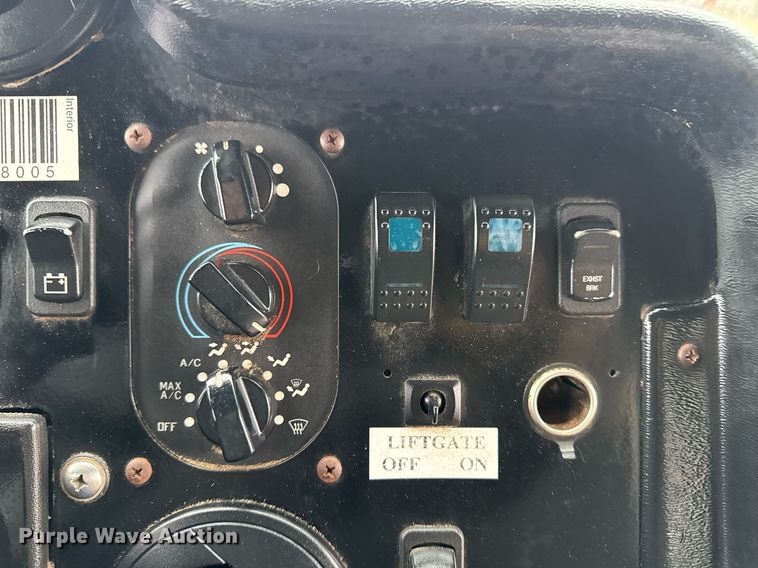 image for item EG2558 2009 Freightliner MT 45 delivery truck