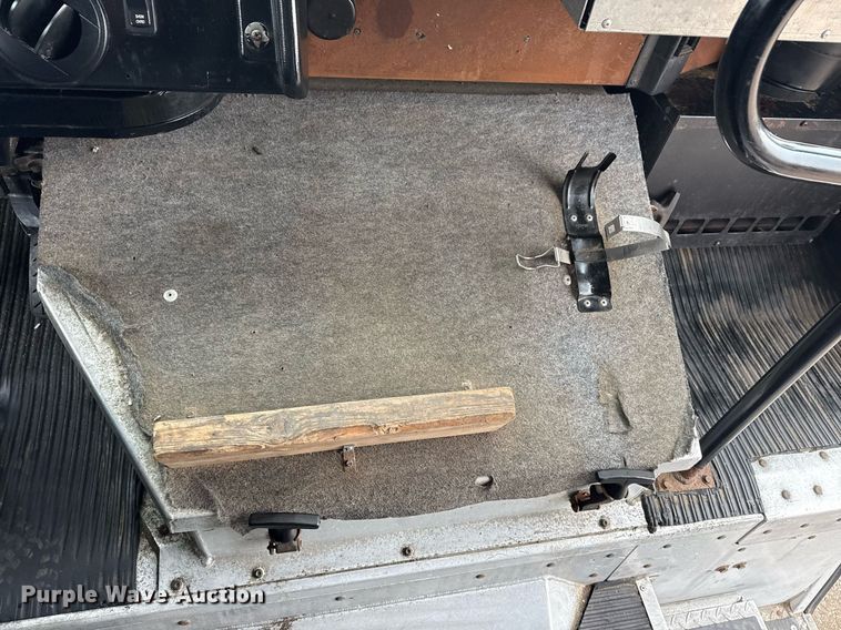 image for item EG2558 2009 Freightliner MT 45 delivery truck