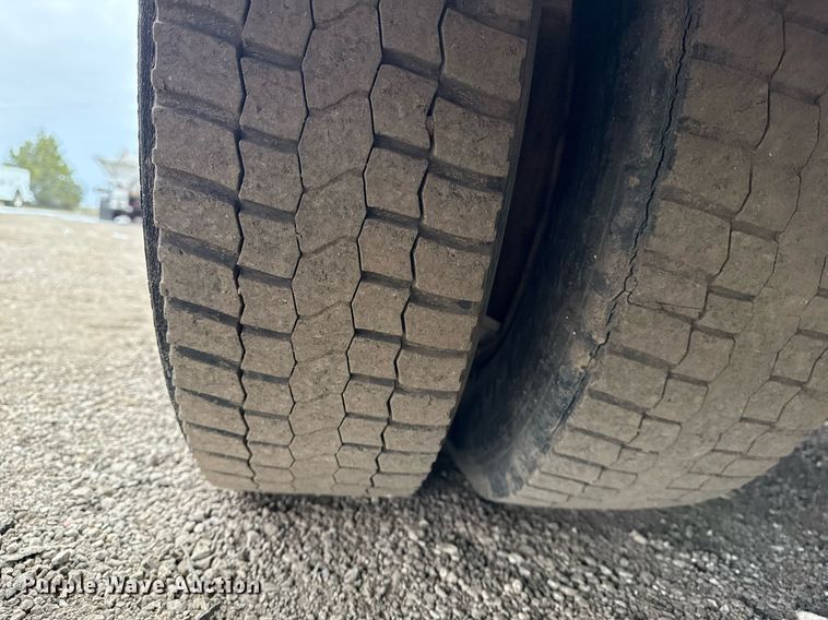 image for item EG2558 2009 Freightliner MT 45 delivery truck