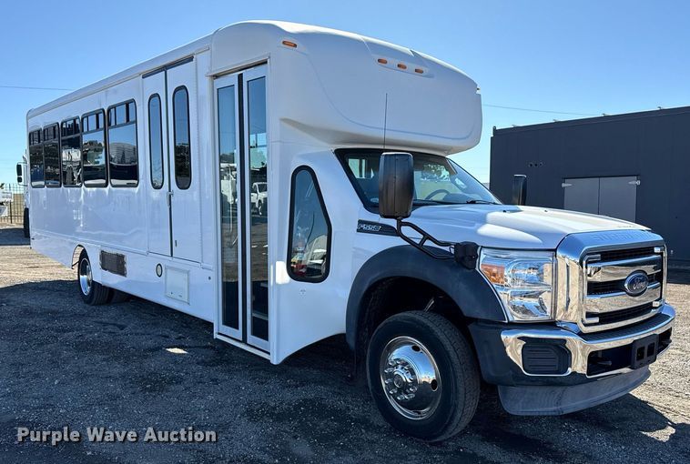 image for item EG2571 2014 Ford F550 Super Duty  shuttle bus