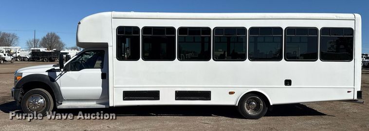 image for item EG2571 2014 Ford F550 Super Duty  shuttle bus