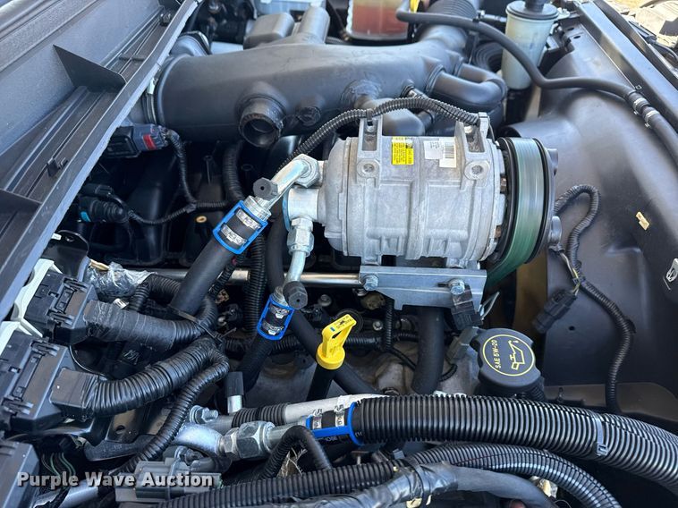 image for item EG2571 2014 Ford F550 Super Duty  shuttle bus