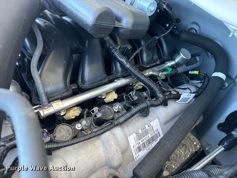 image for item EG2571 2014 Ford F550 Super Duty  shuttle bus