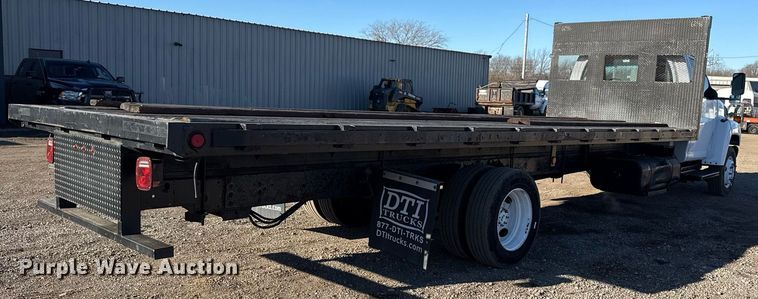 image for item EG2584 2005 GMC C5500 flatbed truck