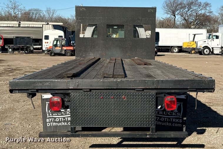 image for item EG2584 2005 GMC C5500 flatbed truck