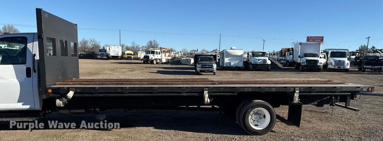 image for item EG2584 2005 GMC C5500 flatbed truck