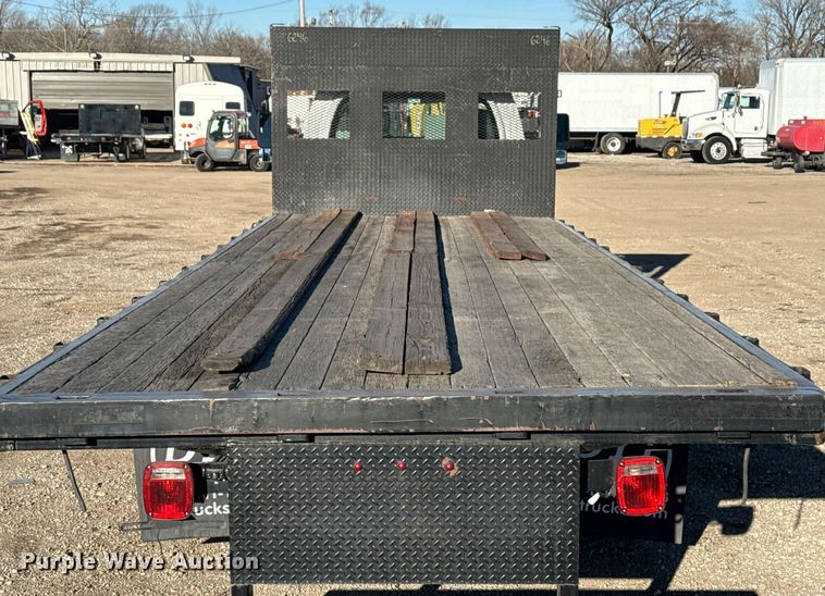 image for item EG2584 2005 GMC C5500 flatbed truck