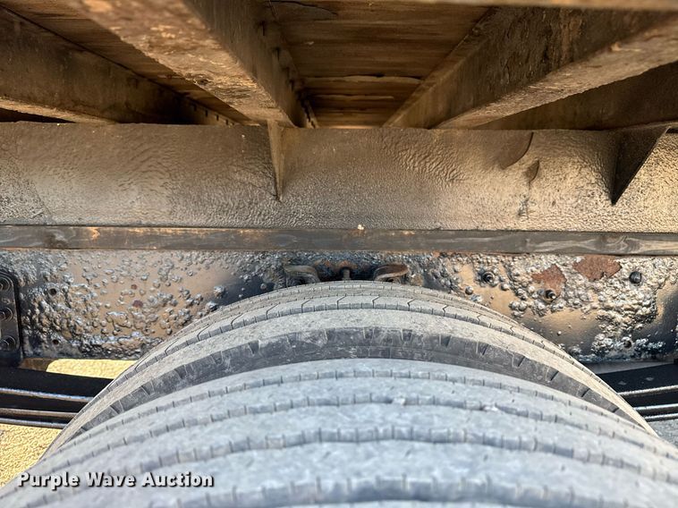 image for item EG2584 2005 GMC C5500 flatbed truck