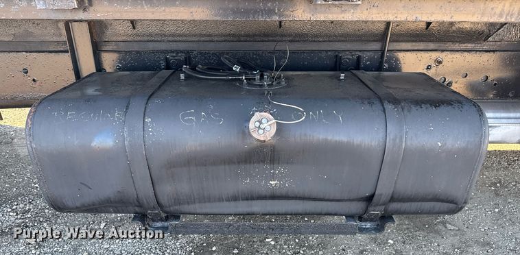 image for item EG2584 2005 GMC C5500 flatbed truck