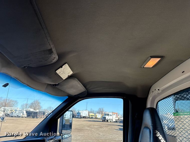 image for item EG2584 2005 GMC C5500 flatbed truck