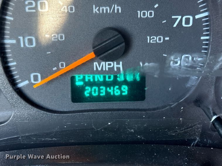 image for item EG2584 2005 GMC C5500 flatbed truck