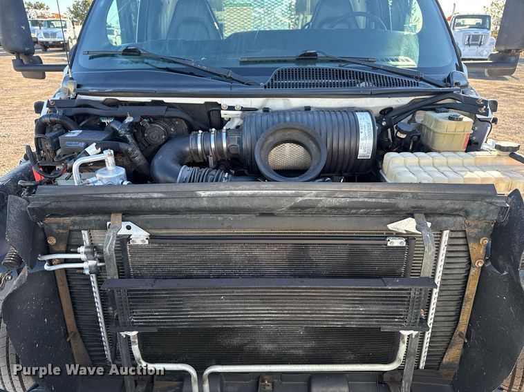 image for item EG2584 2005 GMC C5500 flatbed truck